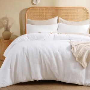 King Size Elegant Waffle White 3 Piece Comforter Set NWOT